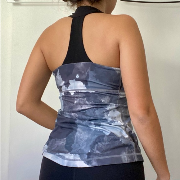 Classic Lululemon top - Picture 2 of 4